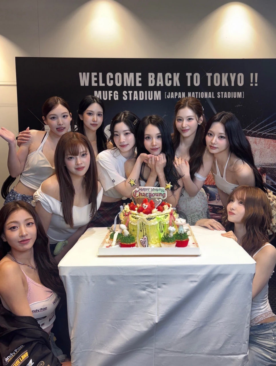 TWICE gần như không có đối thủ tại thị trường Nhật Bản
