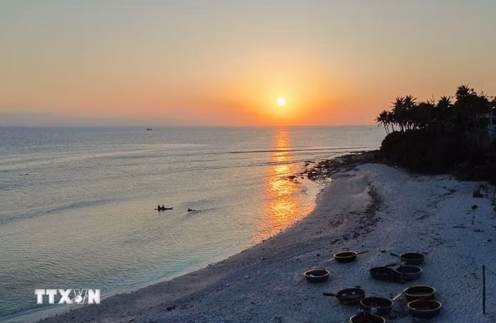 Sắc màu rực rỡ của biển trời Lý Sơn tạo nên một sức hút khó cưỡng đối với du khách.