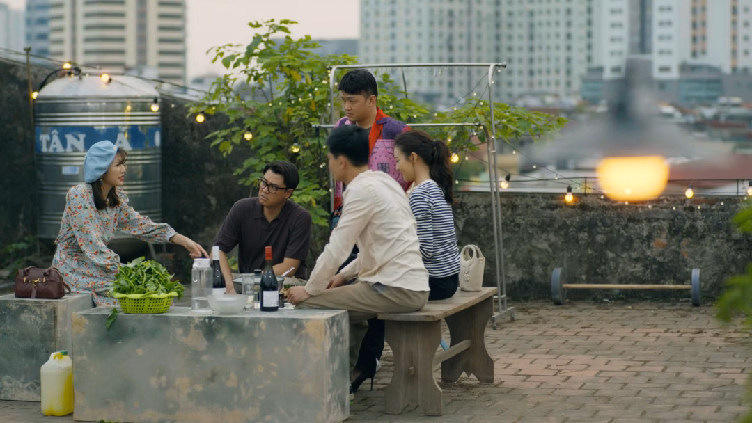 Cảnh quay đầy cảm xúc trong phim Dưới ô cửa sáng đèn