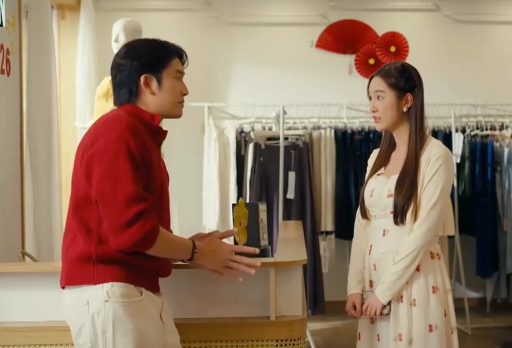 Trung gạt bỏ tình cảm cá nhân để tập trung tìm kiếm manh mối cứu vãn danh dự cho Mai