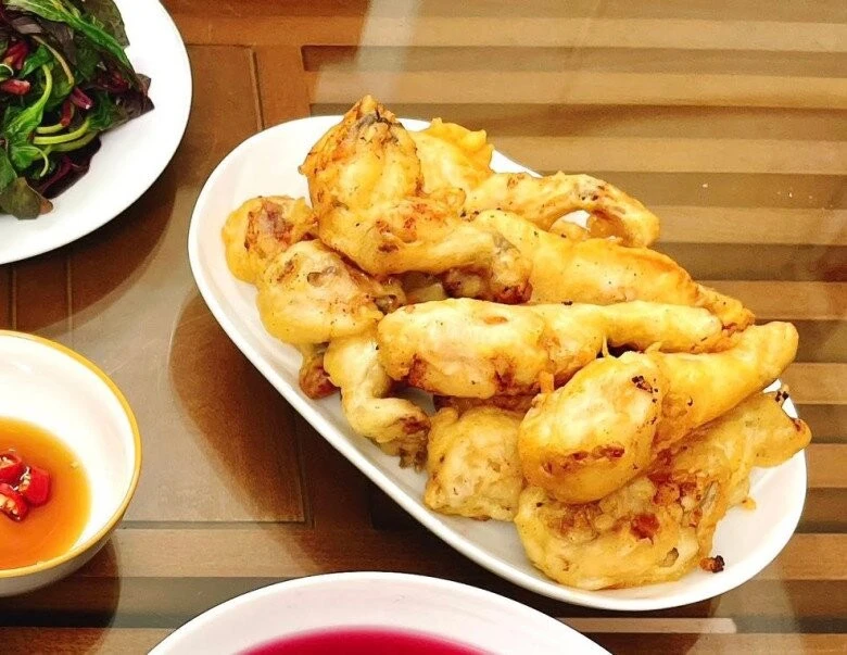 Thành phẩm đùi ếch chiên giòn tan, thơm nức