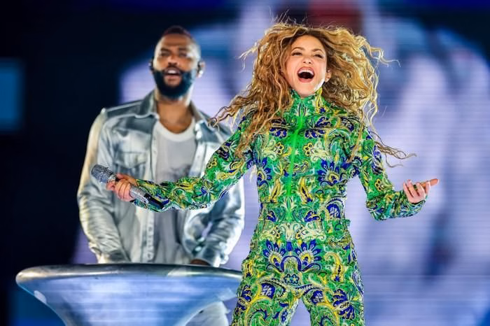 Sức nóng từ show diễn của Shakira đã biến Copacabana thành tâm điểm của thế giới âm nhạc