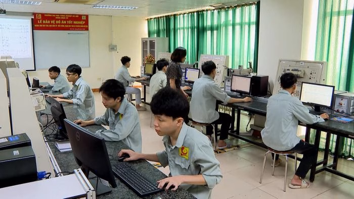 Đầu tư vào khoa học cơ bản là nền tảng để phát triển công nghệ chiến lược trong tương lai.