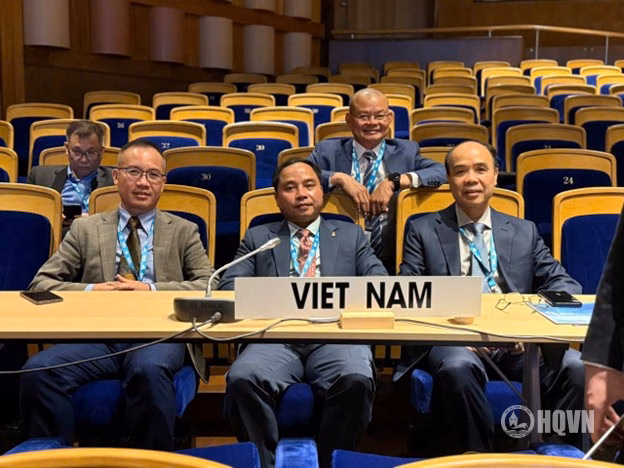 Đoàn Việt Nam tham dự các phiên thảo luận tại Kỳ họp Đại hội đồng IHO lần thứ 4