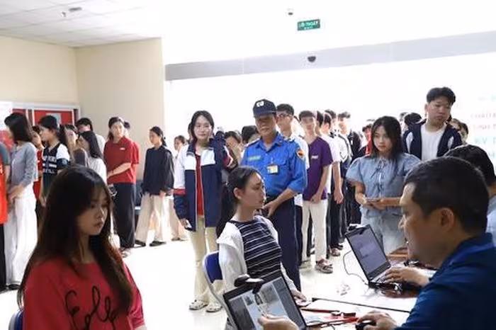 Vì sao kỳ thi đánh giá năng lực bùng nổ mạnh mẽ trong năm 2026?